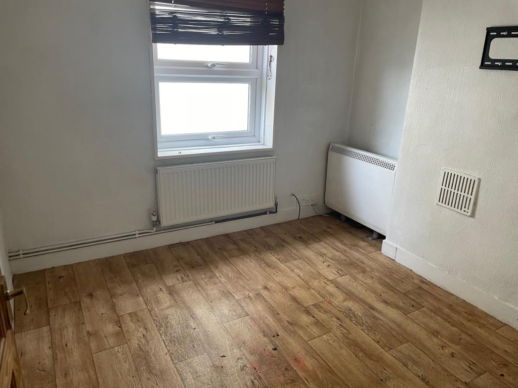 Lot: 42 - TWO-BEDROOM HOUSE FOR IMPROVEMENT -